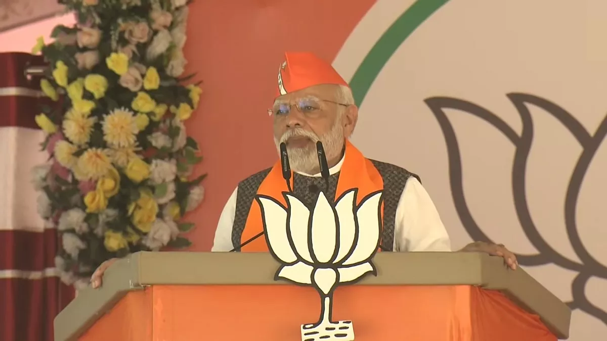 ‘सरकार बनने के बाद हमने भ्रष्टाचार की मशीन के पहिए पंचर कर दिए’, दमोह में मंच से पीएम मोदी का कांग्रेस पर वार