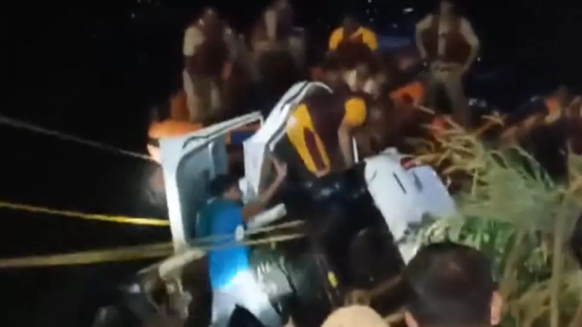 मांड्या की विश्वेश्वरैया नहर में कार गिरने से एक ही परिवार के पांच लोगों की मौत, मृतकों में एक बच्चा भी शामिल