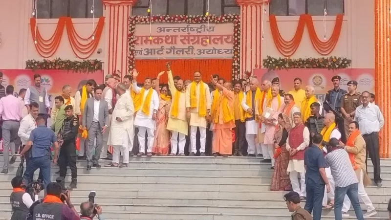 CM योगी ने कैब‍िनेट बैठक से पहले मंत्रिमंडल के साथ अयोध्या में श्रीराम लला और हनुमानगढ़ी में किया दर्शनपूजन