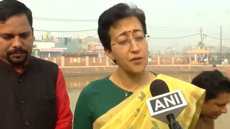Chhath Puja: दिल्ली में छठ के लिए तैयार हुए 1000 घाट, होगी हर सुविधा; मंत्री आतिशी ने लिया जायजा