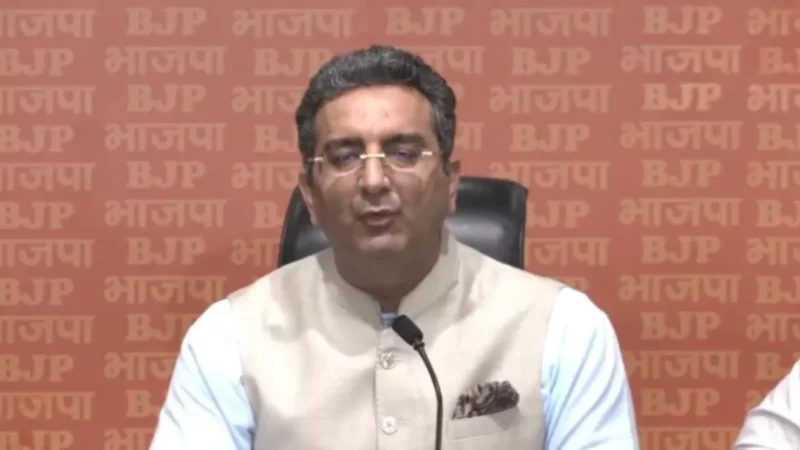 AIMIM नेता अकबरुद्दीन ओवैसी पर बरसे गौरव भाटिया, बोले- कानून से ऊपर कोई नहीं है…