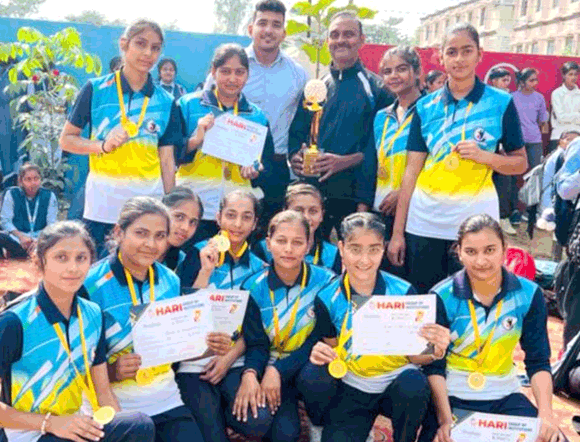 नुक्कड़ नाटक के माध्यम से नागरिकों को किया स्वच्छता के प्रति जागरूक