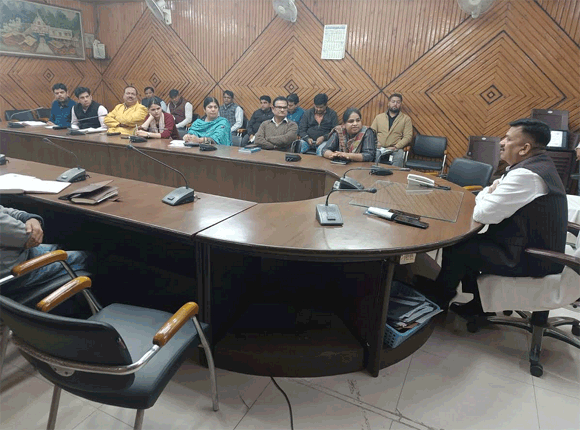 जिलाधिकारी की अध्यक्षता में हुई जिला गंगा सुरक्षा समिति की बैठक