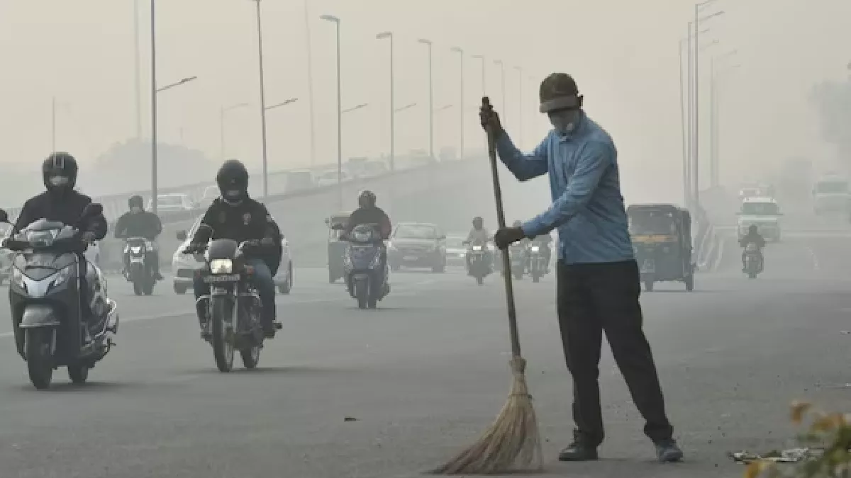 दिल्ली को मिल रही राहत की सांस, ठंड से कांप रहा NCR; 24 घंटे में 11 अंक गिरा एक्यूआई