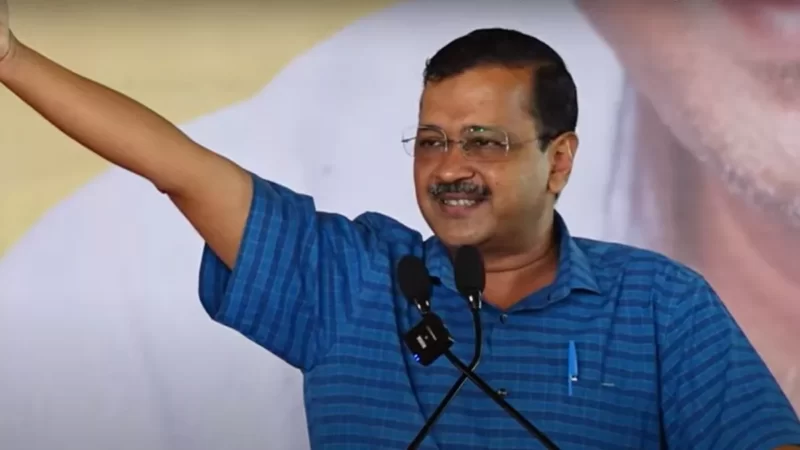 लोकसभा चुनाव से पहले केजरीवाल की कम नहीं हो रही मुश्किलें, AAP के 40 से ज्यादा नेताओं ने दिया इस्तीफा