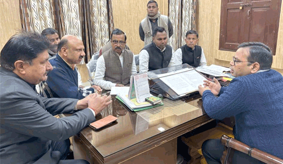 मतदाता सूची में धांधली को लेकर मंडलायुक्त से मिला रालोद का प्रतिनिधिमंडल