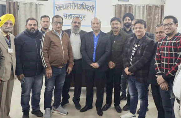 स्वयंसेवी संस्थाओं के प्रतिनिधियों ने की पोषण किट वितरित