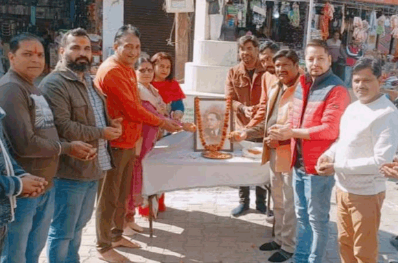 महापरिनिर्वाण दिवस पर भाजपाइयों ने डा. अम्बेडकर को किए श्रद्धासुमन अर्पित
