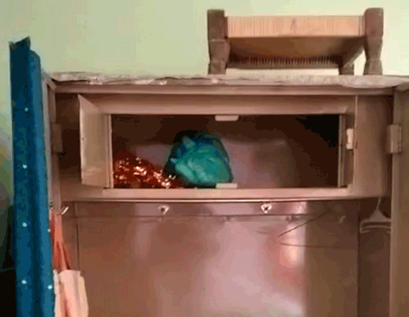 चोरो ने संहसपुर जट मे चारी कर पुलिस के खुलासे पर लगाये सवालिया निशान