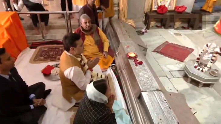 CM पद की शपथ लेने से पहले मंदिर में ‘भजन’, बैरवा ने भी की गणेश पूजा