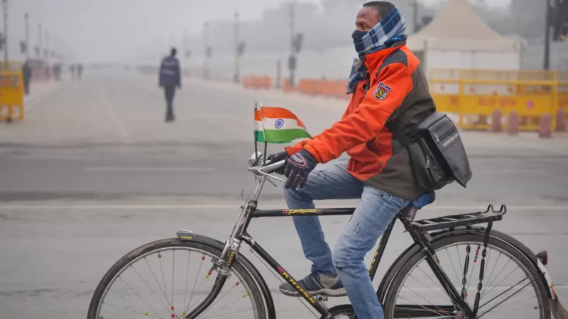 दिल्ली-यूपी समेत इन राज्यों में बढ़ेगी ठंड, अमृतसर में विजिबिलिटी 0, 5 राज्यों में बारिश तो यहां पर बर्फबारी का अलर्ट