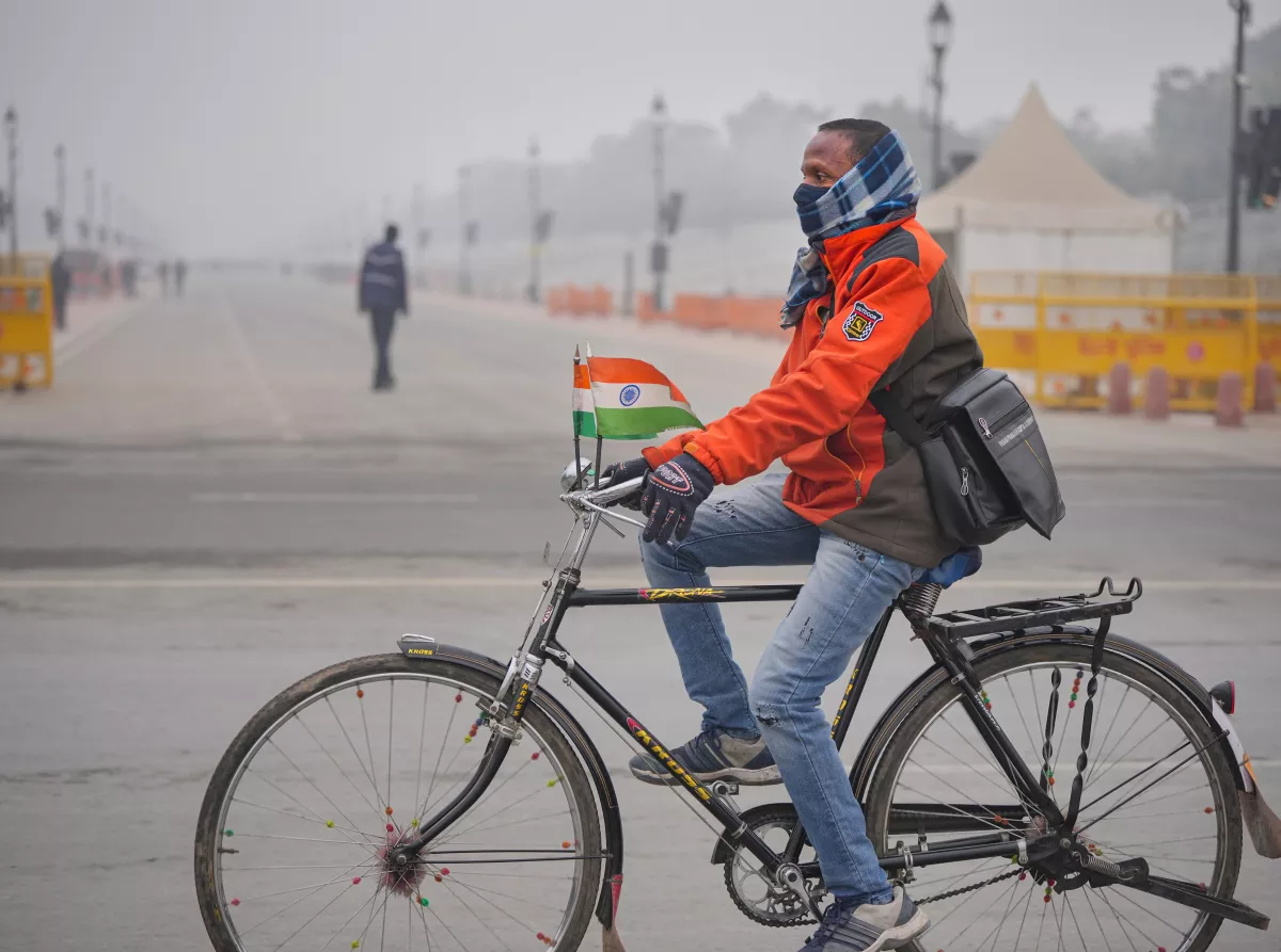 दिल्ली-यूपी समेत इन राज्यों में बढ़ेगी ठंड, अमृतसर में विजिबिलिटी 0, 5 राज्यों में बारिश तो यहां पर बर्फबारी का अलर्ट
