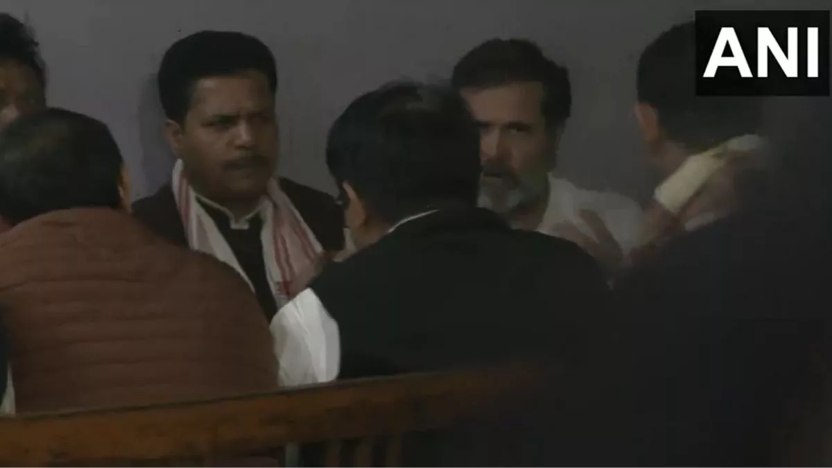 कांग्रेस की न्याय यात्रा असम के धुबरी से शुरू, नेताओं के साथ अचानक चाय की टपरी पर रूके राहुल गांधी