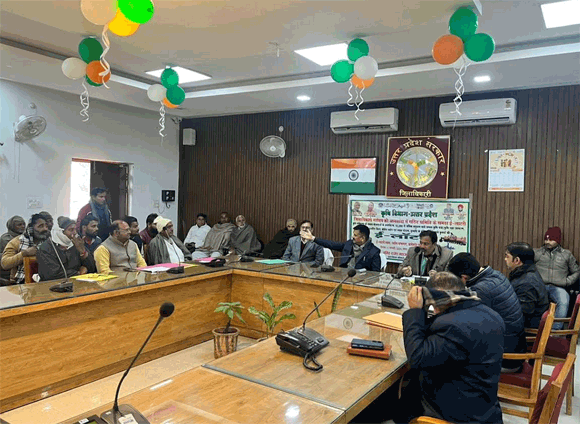 ई-लाटरी के माध्यम से किसानांे को दिए गये कृषि यंत्र