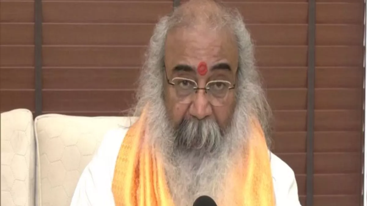 आचार्य प्रमोद कृष्णम ने TMC को बताया ‘नौटंकी’, अखिलेश पर भी भड़के, कहा-‘स्वामी प्रसाद मौर्य की कहानी विक्रम बेताल जैसी’