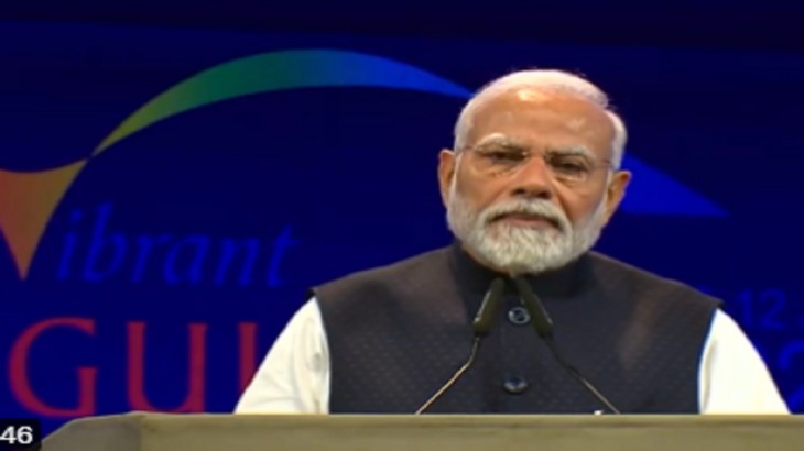 वाइब्रेंट गुजरात समिट में PM मोदी बोले- ‘भारत दुनिया में आज स्थिरता की गारंटी, जल्द ही तीसरी अर्थव्यवस्था बनेगा’