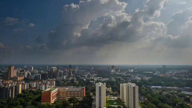 दिल्ली में भीषण ठंड, आज हो सकती है बारिश, जानें बाकी राज्यों का हाल