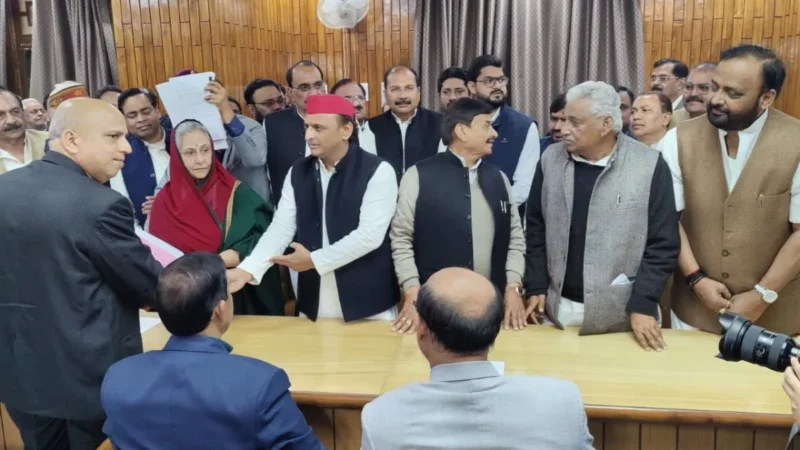 जया बच्चन सहित सपा के तीनों प्रत्‍याशि‍यों ने राज्‍यसभा के ल‍िए क‍िया नामांकन, अखि‍लेश रहे मौजूद