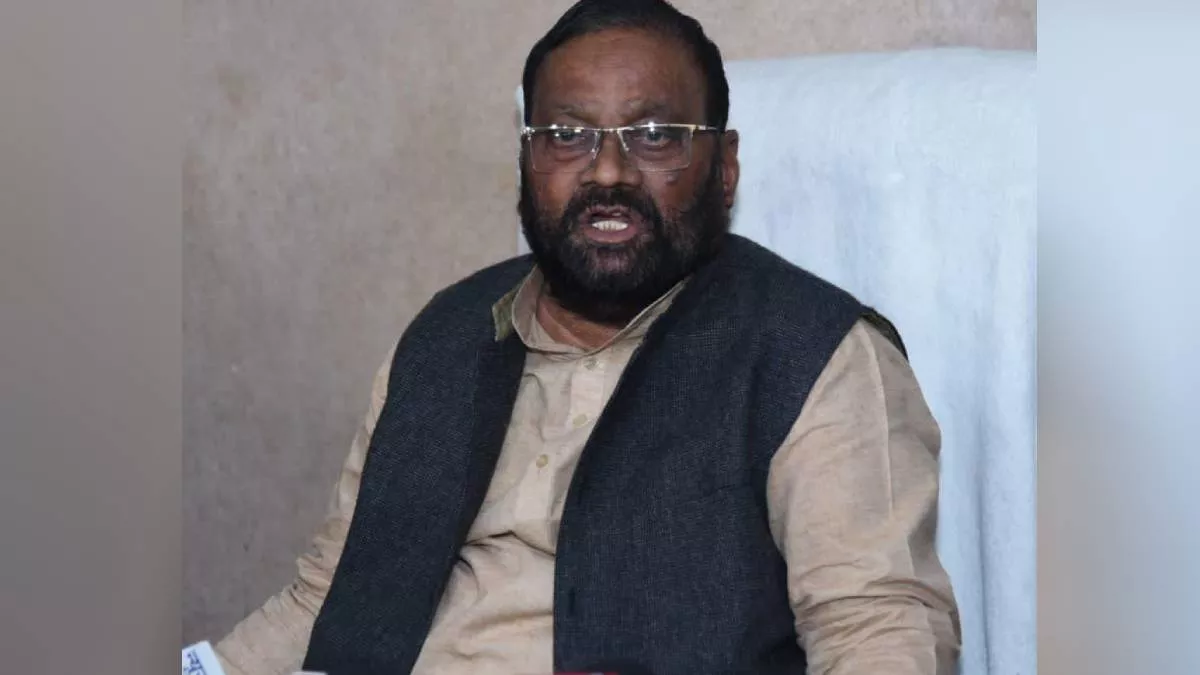 अखिलेश की धर्मनिरपेक्षता पर स्वामी प्रसाद मौर्य का तंज, कहा- इनकी पूजा देख भाजपा भी शरमा जाए