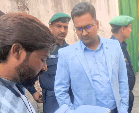 नाली में गोबर बहाने वाली डेरी पर जुर्माना