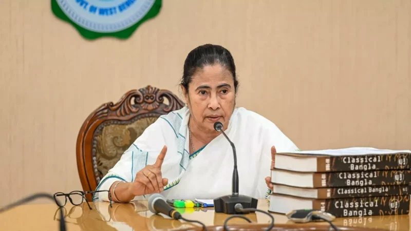 ‘चुनाव जीतने के लिए सबको जेल में डाल रही बीजेपी’, हेमंत सोरेन की गिरफ्तारी पर बोलीं ममता बनर्जी
