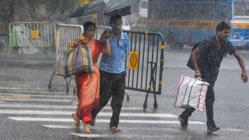 अगले 24 घंटे में बदलेगा मौसम का मिजाज, पंजाब समेत 8 राज्यों में भारी बारिश और ओलावृष्टि का ऑरेंज अलर्ट