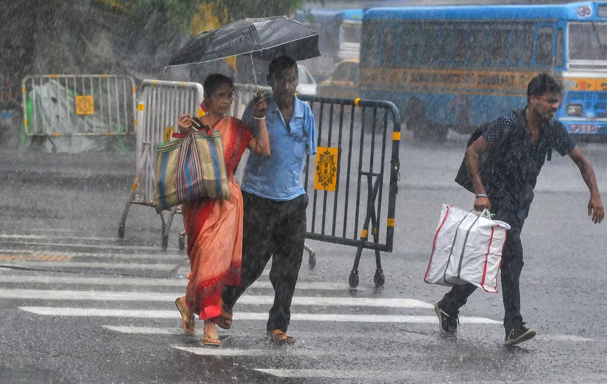 अगले 24 घंटे में बदलेगा मौसम का मिजाज, पंजाब समेत 8 राज्यों में भारी बारिश और ओलावृष्टि का ऑरेंज अलर्ट