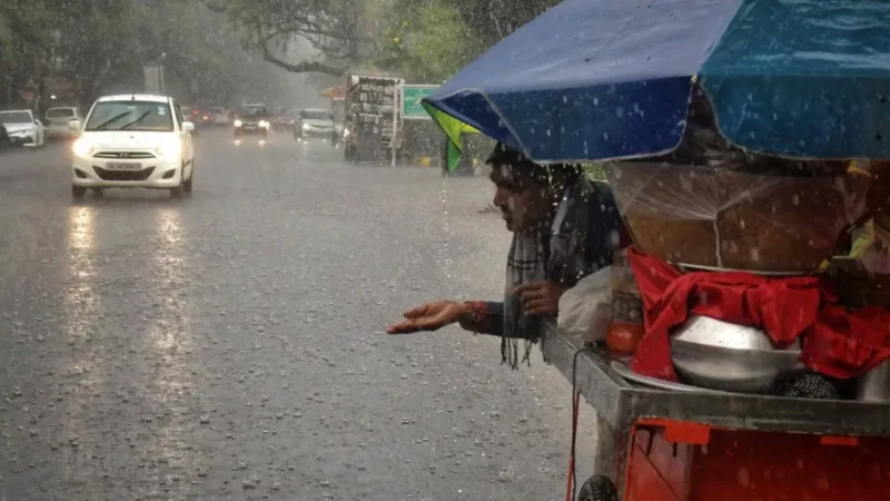 Delhi Weather: पहाड़ों पर बर्फबारी से दिल्ली में गिरा पारा, एक हफ्ते कैसा रहेगा मौसम; IMD ने दिया अपडेट