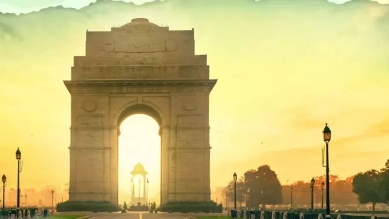 दिल्ली में करवट ले रहा मौसम, 15 डिग्री पहुंचा तापमान, जानें क्या है ताजा अपडेट?