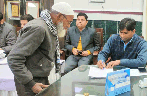 पाइप लाइन व सफाई की शिकायतों का तुरंत कराया समाधान