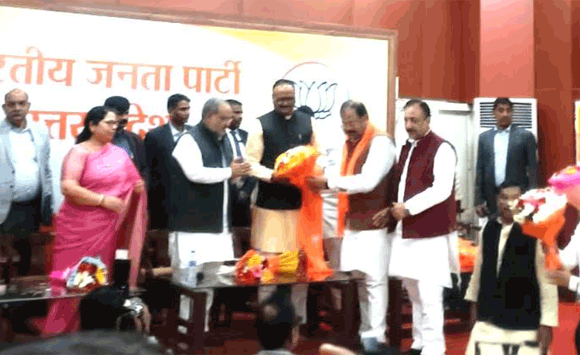 पूर्व मंत्री संजय गर्ग ने समर्थकों के साथ थामा भाजपा का दामन, सपा को लगा करार झटका