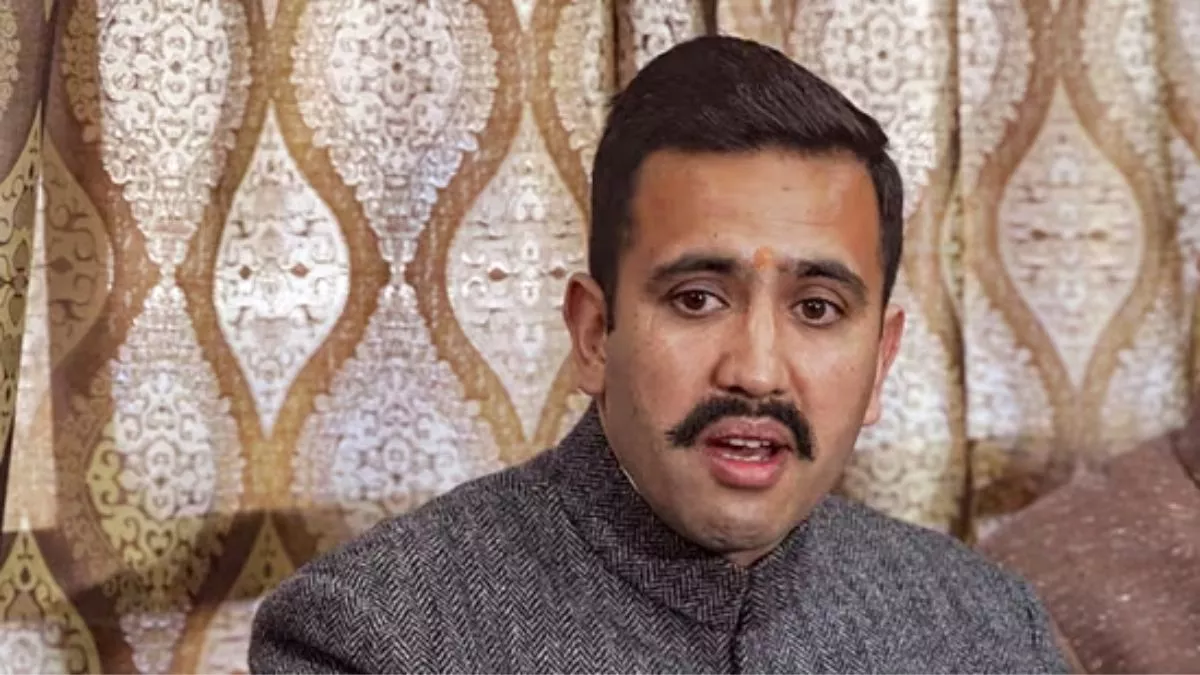 हिमाचल का सियासी बवाल नहीं हुआ खत्म, बागी विधायकों से मिले विक्रमादित्य सिंह; अब आ रहे दिल्ली