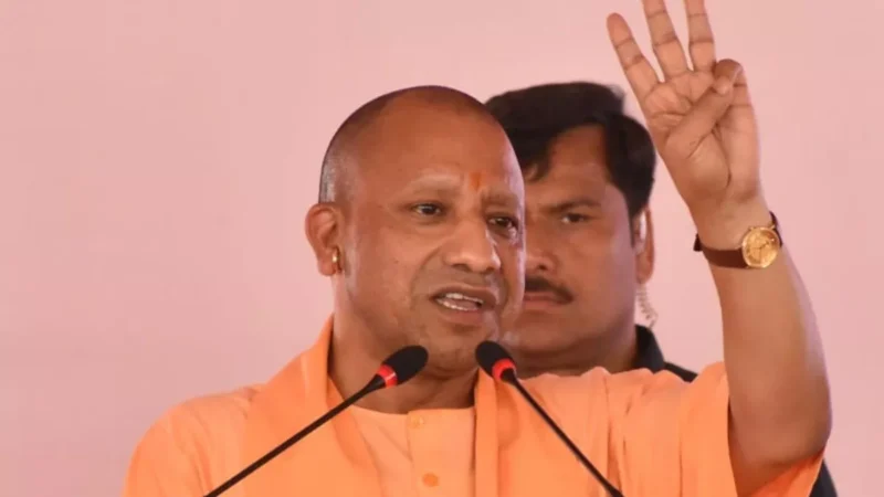 सुरजेवाला के बयान को कांग्रेस पर बरसे CM योगी, बोले- ‘…ऐसा सबक सिखाएंगे; भविष्य में नहीं कर पाएंगे राजनीति’