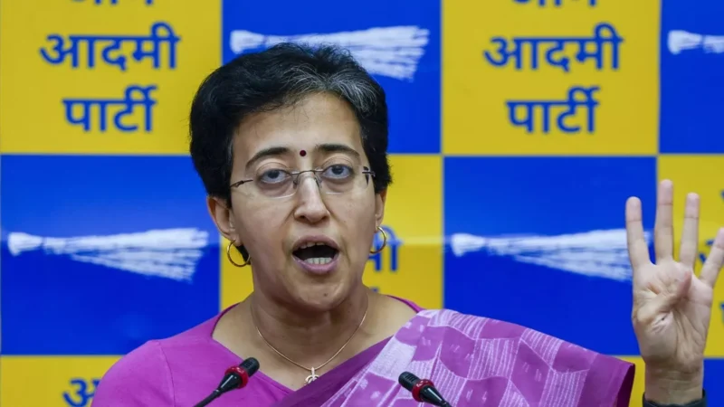 दिल्ली सरकार में मंत्री आतिशी की बढ़ीं मुश्किलें, BJP ने भेजा मानहानि का नोटिस