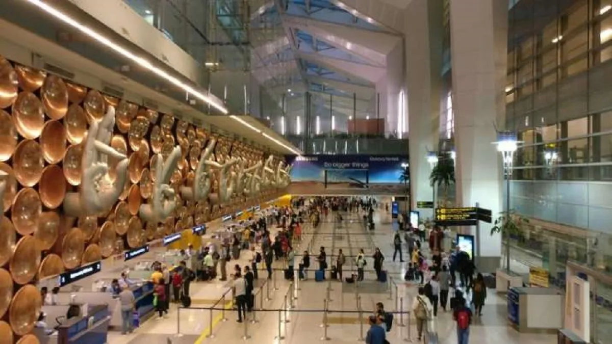 IGI एयरपोर्ट पर सिक्योरिटी स्टाफ को परमाणु बम से उड़ाने की दी धमकी, दो यात्री गिरफ्तार