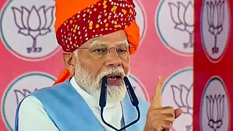 बीजेपी कार्यकर्ताओं से बात करते हुए PM मोदी बोले- आप जो जानते हैं, वो बड़े-बड़े विशेषज्ञ भी भांप नहीं पाते