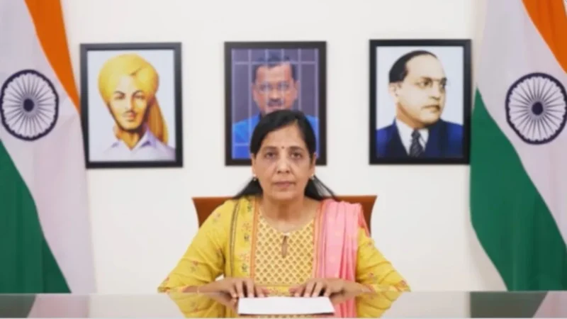केजरीवाल की पत्नी सुनीता के नए वीडियो मैसेज में दिखी ‘जेल में कैद’ CM की तस्वीर