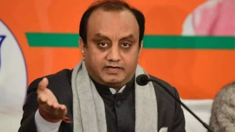 ‘मोदी जी डोजियर नहीं, डोज देते हैं’, कांग्रेस नेताओं के विवादित बयानों पर BJP हमलावर, कहा- INDI गठबंधन पर दिख रही पाक की छाप