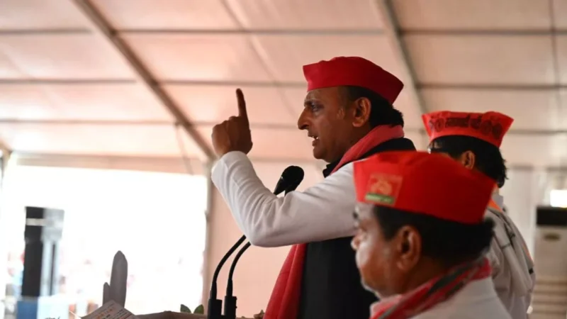 ‘भाजपा से सावधान रहिए, अगर इस बार इनकी सरकार आ गई तो पुलिस वाले’…बांदा में गरजे अखिलेश यादव