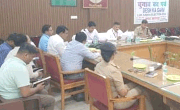 किसी भी सूरत में नहीं होने दिया जाएगा अवैध खनन एवं परिवहन: जिलाधिकारी