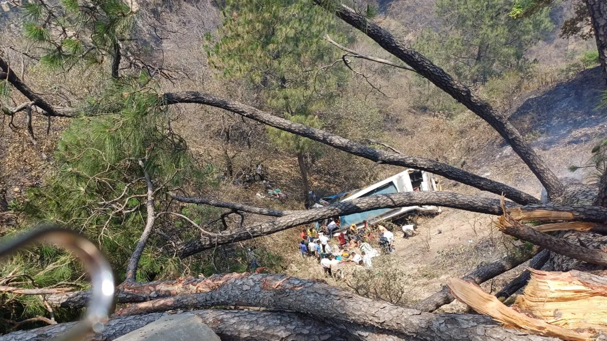 जम्मू-पुंछ हाईवे पर बड़ा हादसा, यात्रियों से भरी बस खाई में गिरी, 9 की मौत; 40 घायल