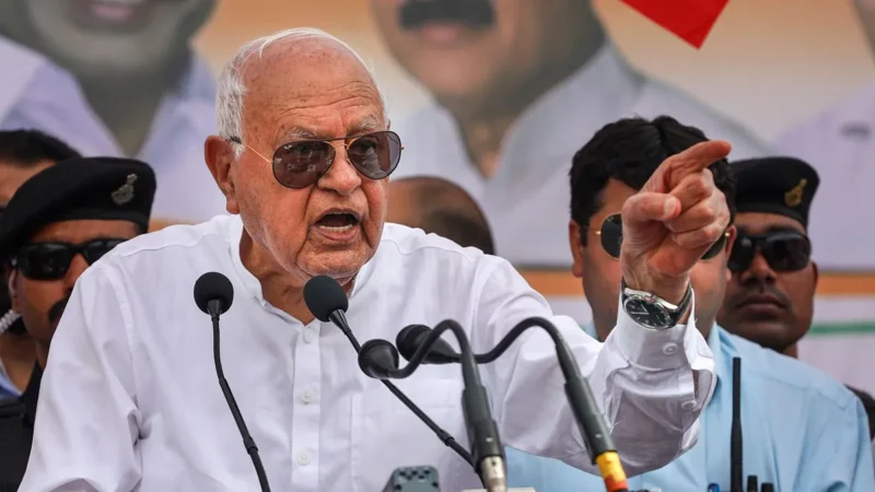 ‘पत्नी को संभाल नहीं सके तो…’, फारूक अब्दुल्ला ने PM मोदी को लेकर दिया विवादित बयान