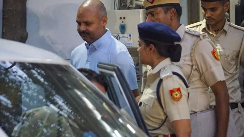 अरविंद केजरीवाल के पीए बिभव को राहत नहीं, कोर्ट ने 14 दिन की न्यायिक हिरासत में भेजा