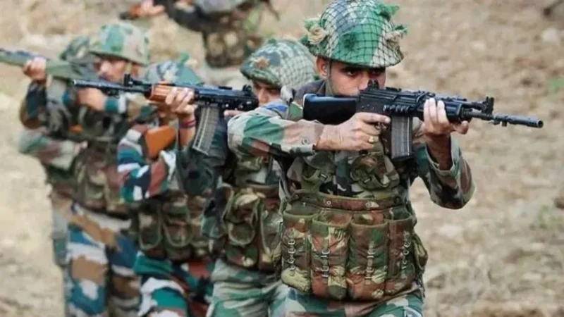 जम्मू-कश्मीर के पुलवामा में शुरू हुआ एनकाउंटर, सुरक्षाबलों ने आतंकियों को घेरा