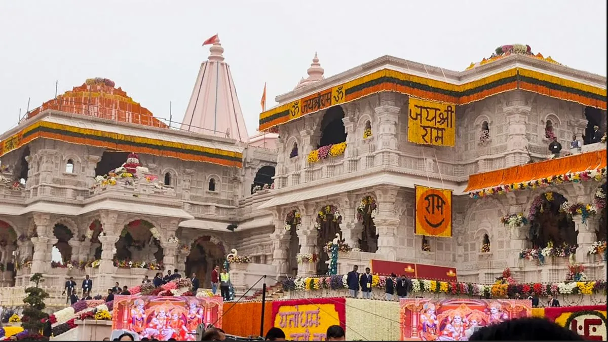 ‘राम मंदिर की छत से टपक रहा पानी’, पूजास्थल पर जलजमाव से मुख्य पुजारी आचार्य सत्येंद्र दास नाराज