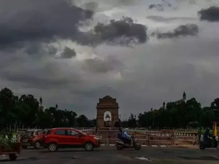 सुबह काले बादलों का डेरा, आंधी-तूफान व बारिश की चेतावनी, अप्रैल शुरू होने तक कैसा रहेगा मौसम?