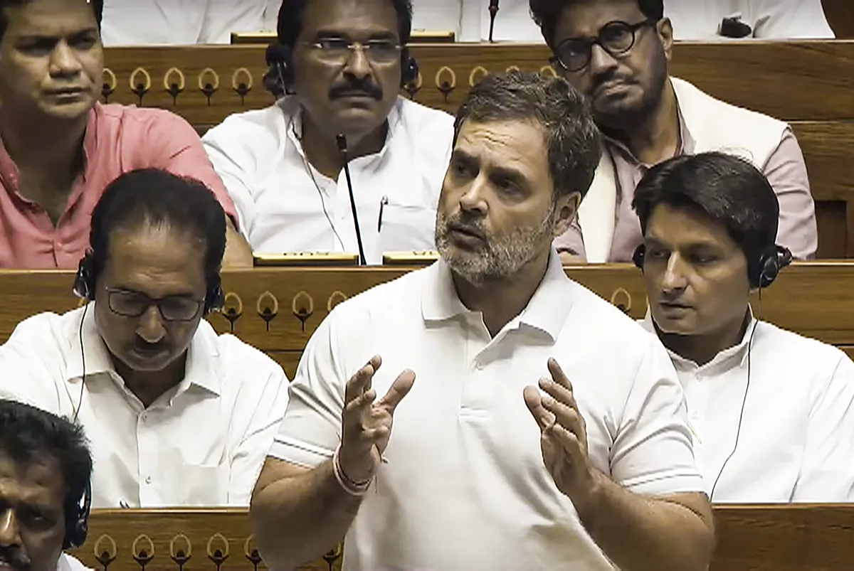 ओम बिड़ला पर राहुल गांधी ने फिर से किया हमला, बोले- ‘PM मोदी से झुक कर हाथ मिलाया और मुझसे…’