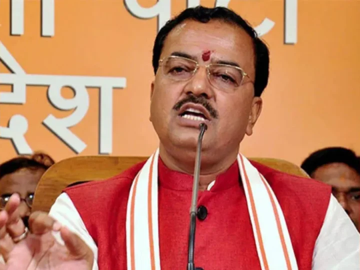 डिप्टी सीएम केशव प्रसाद मौर्य का सनसनीखेज दावा, SP के 26 सांसद संपर्क में