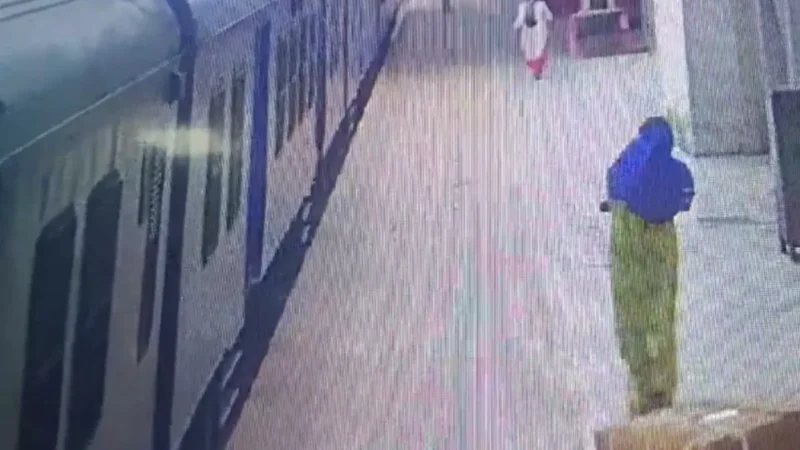 नागपुर रेलवे स्टेशन से बच्चा चोरी कर ले गई महिला, CCTV में रिकॉर्ड हुई घटना, पुलिस ने 24 घंटे में दबोचा
