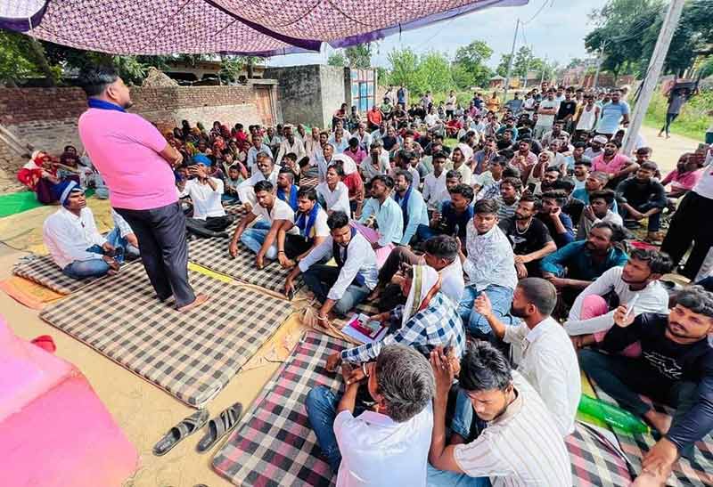 असामाजिक तत्वों ने की संत रविदास की मूर्ति खंडित, आक्रोश